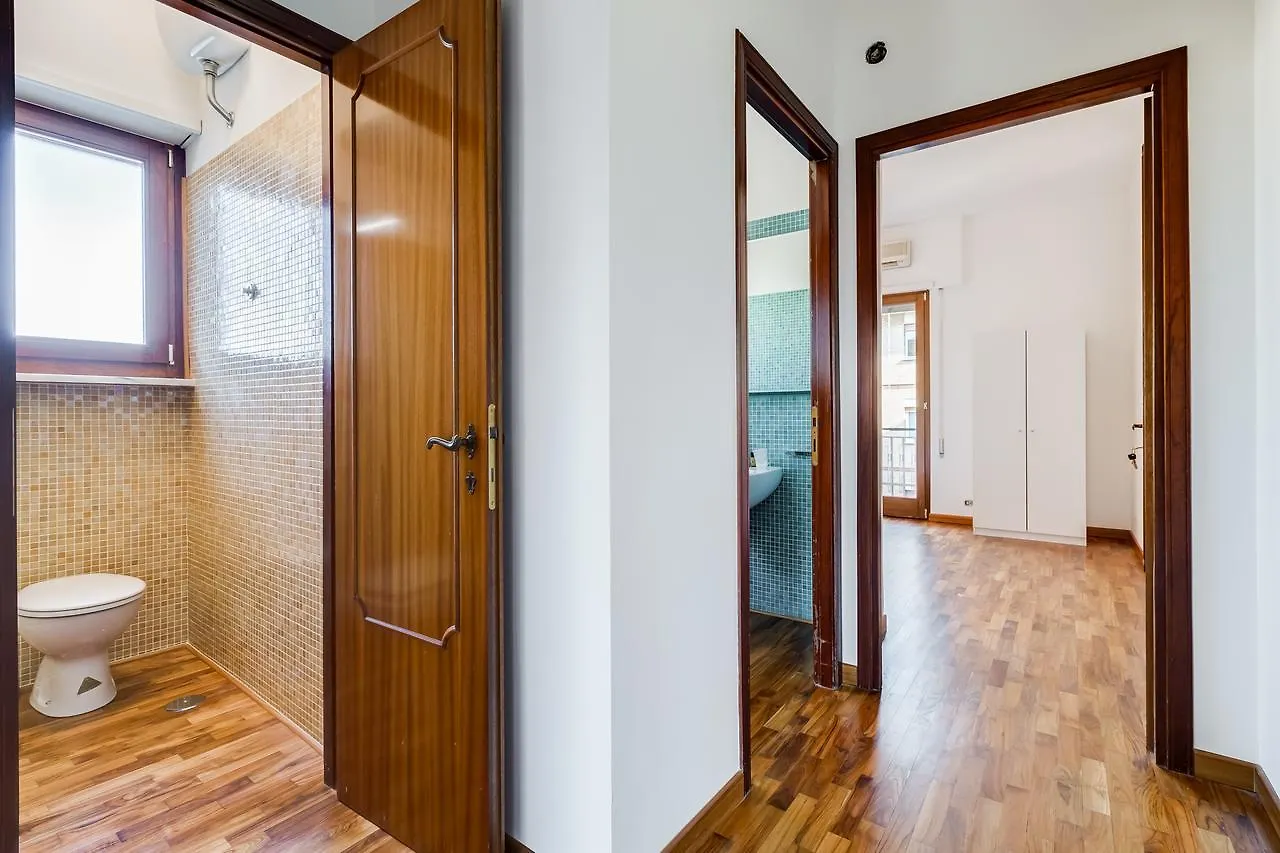 Guest house Nice And Warm Rooms Rome Italy