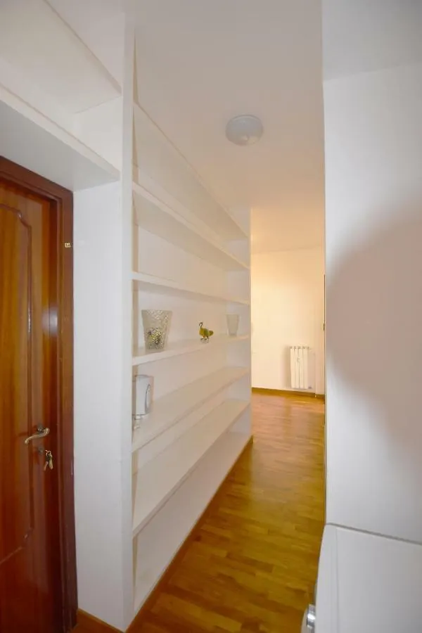 Nice And Warm Rooms Rome Guest house