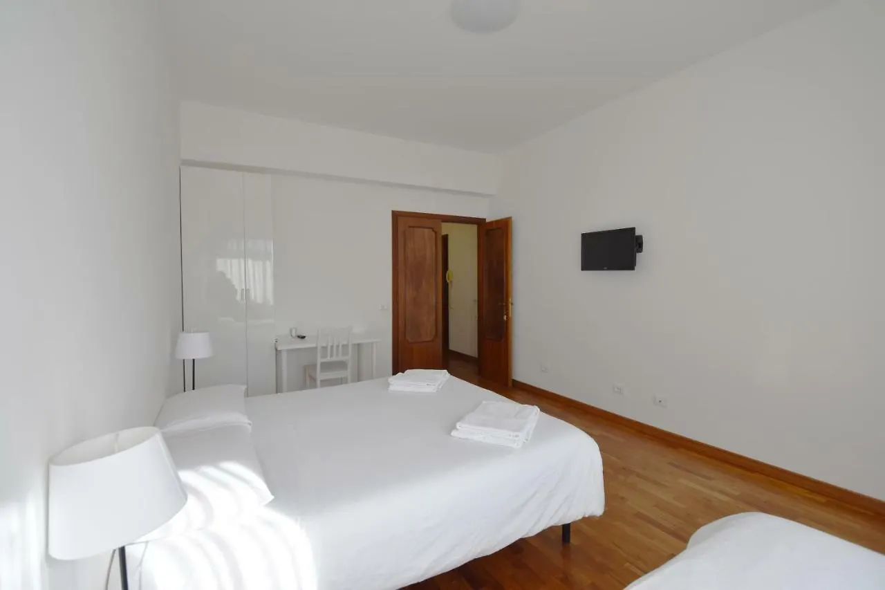 Nice And Warm Rooms Rome