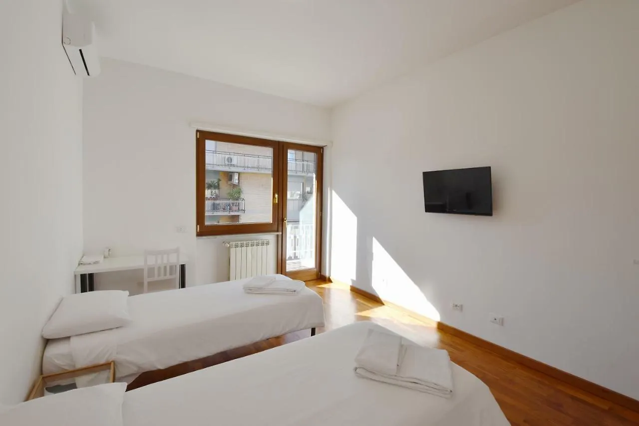 Nice And Warm Rooms Rom 0*,  Italien